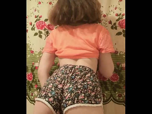 ❤️ Sexy jonge babe dy't har koarte broek op 'e kamera útstrielet Seks by porno fy.justindianpornx.ru ❌❤